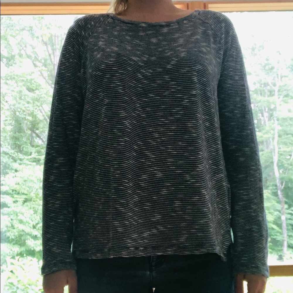 navy GAP long sleeve